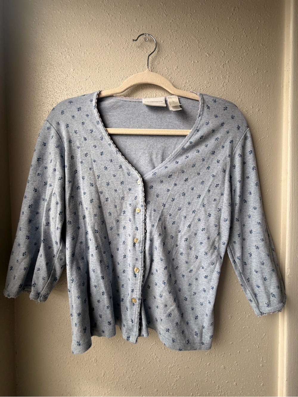 ♡ Liz Claiborne light blue  cardigan with small dark blue floral print ♡